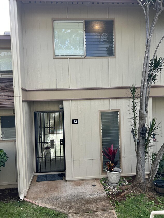 9210011001 Makakilo Dr, Kapolei, HI 96707 Townhome Rentals in