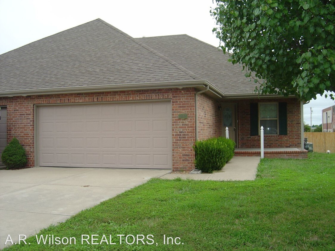 3912 N 15th St, Ozark, MO 65721 Condo for Rent in Ozark, MO