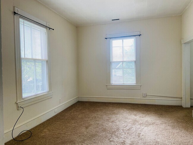 Foto del edificio - 1 Bedroom, 1 Bathroom Apartment in Greensboro!