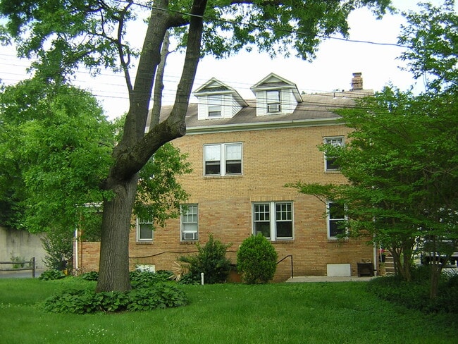 Outside - 4709 Rittenhouse St