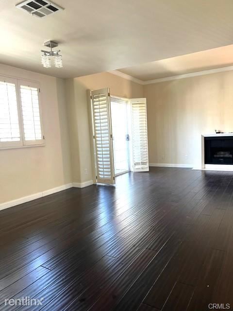 Foto del edificio - 2 br, 2.5 bath Condo - 11306 Moorpark St U...