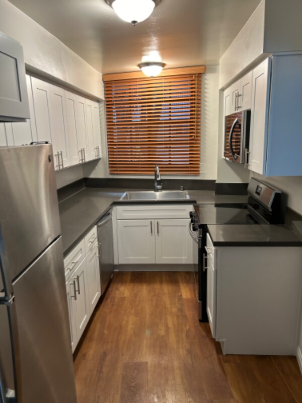 Foto del edificio - 7100 Hillside Ave