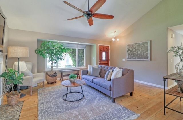 Foto del edificio - 18240 Ransen Ct