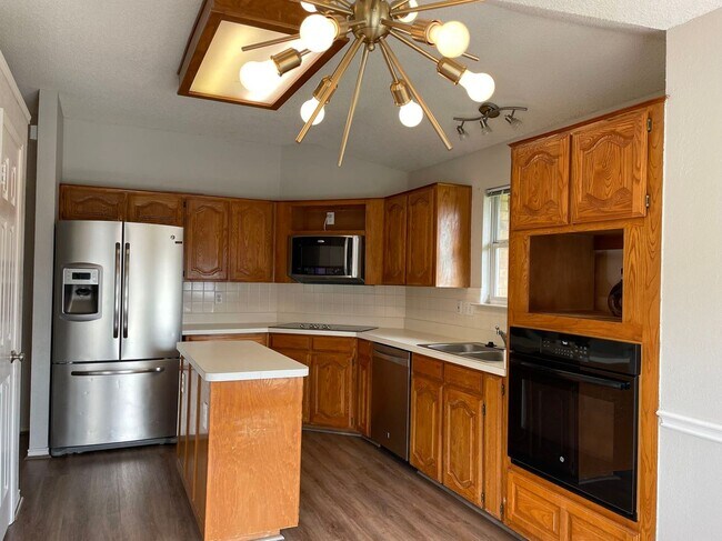 Foto del edificio - 1304 Rosewood Ln