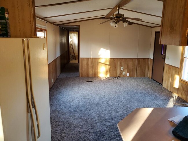 Building Photo - 382 River Rd, lot 8