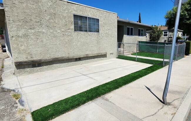 Foto del edificio - 2307 Kenmere Ave