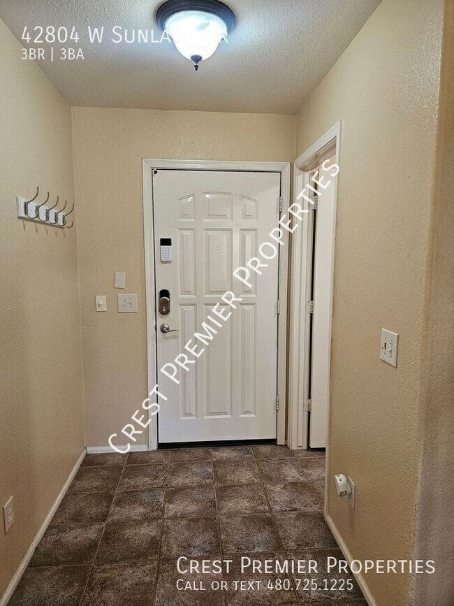 Foto del edificio - 42804 W Sunland Dr