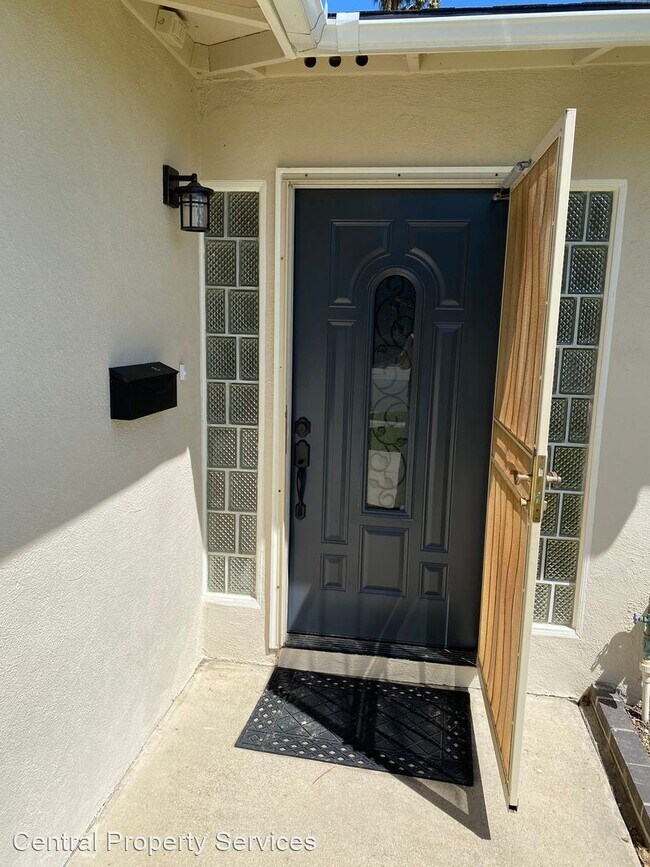 Foto del edificio - 4 br, 2 bath House - 482 Mackay Ave