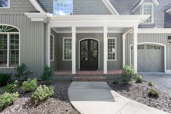 Foto del edificio - Improved price and available immediately!! Stunning Governor's Club Chapel Hill home!