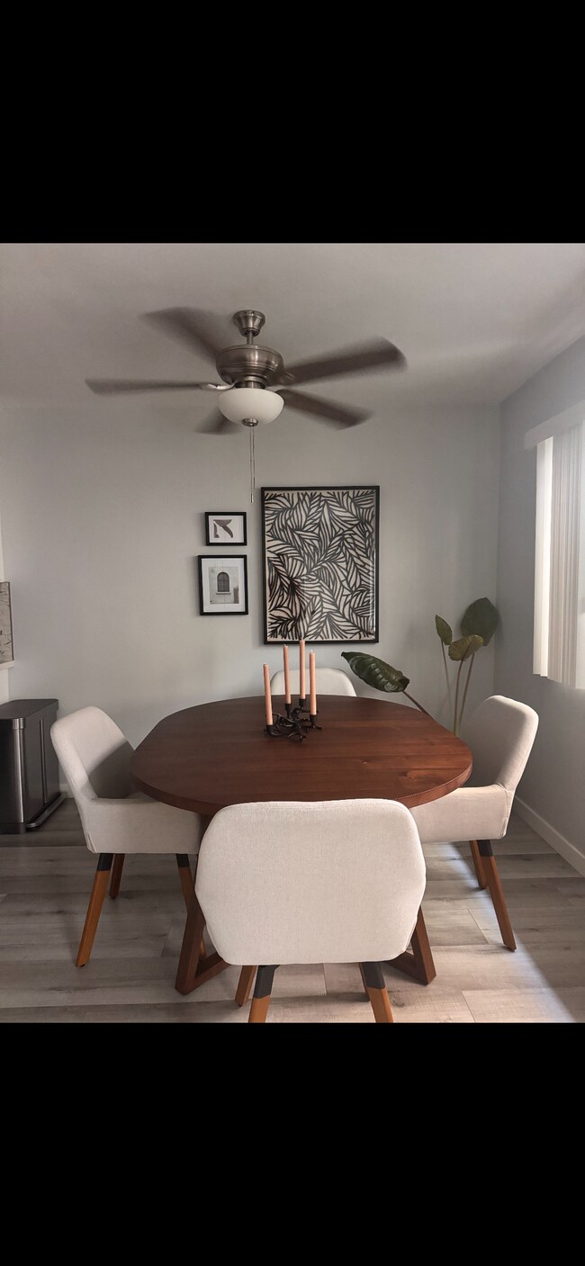 Comedor - 1947 Pelham Ave