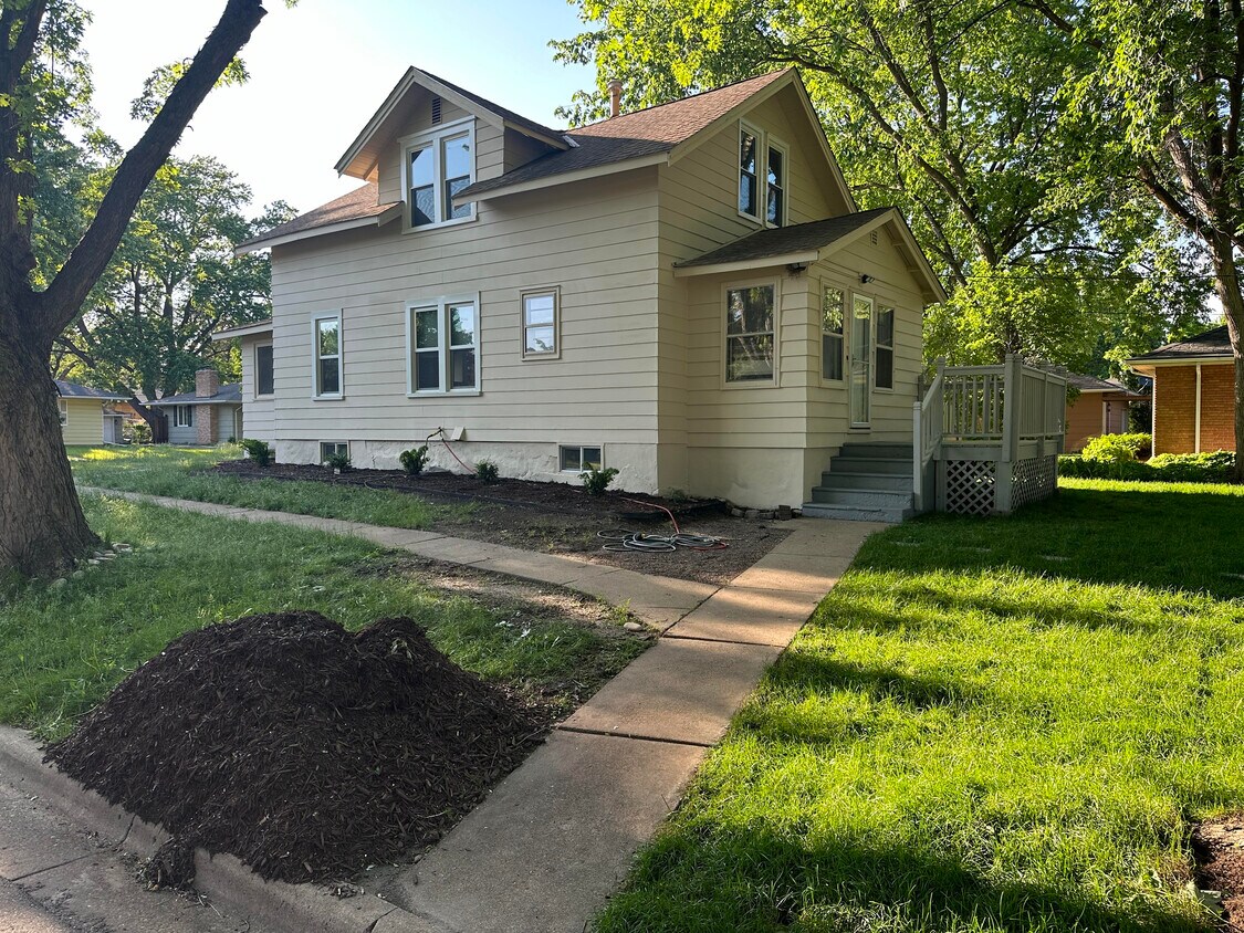 Primary Photo - 6445 Josephine Ave