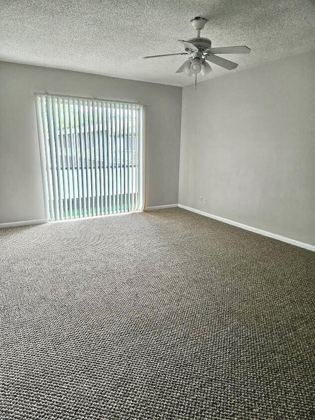Foto principal - 4131 NW 88th Ave