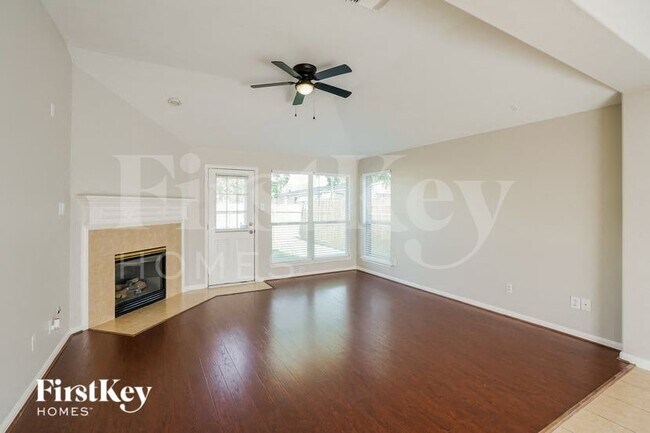 Foto del edificio - 3310 Rainport Cir