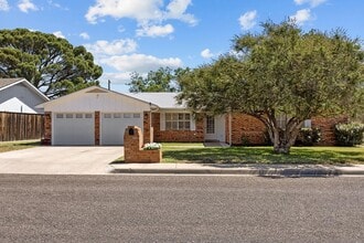 Building Photo - 3700 Fairmont Dr