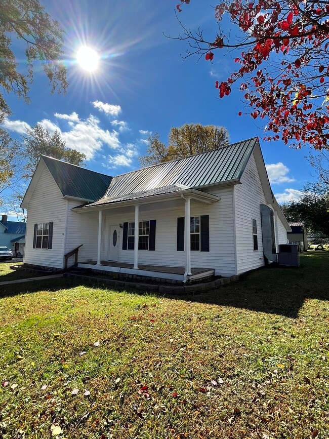 Building Photo - 410 SW Atlantic St