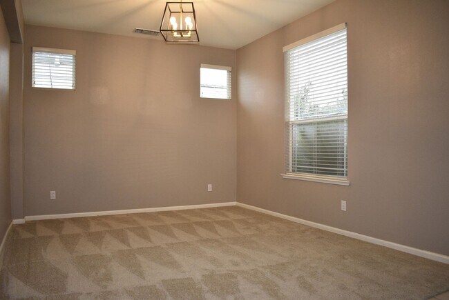 Foto del edificio - 2819 Hillcrest Rd