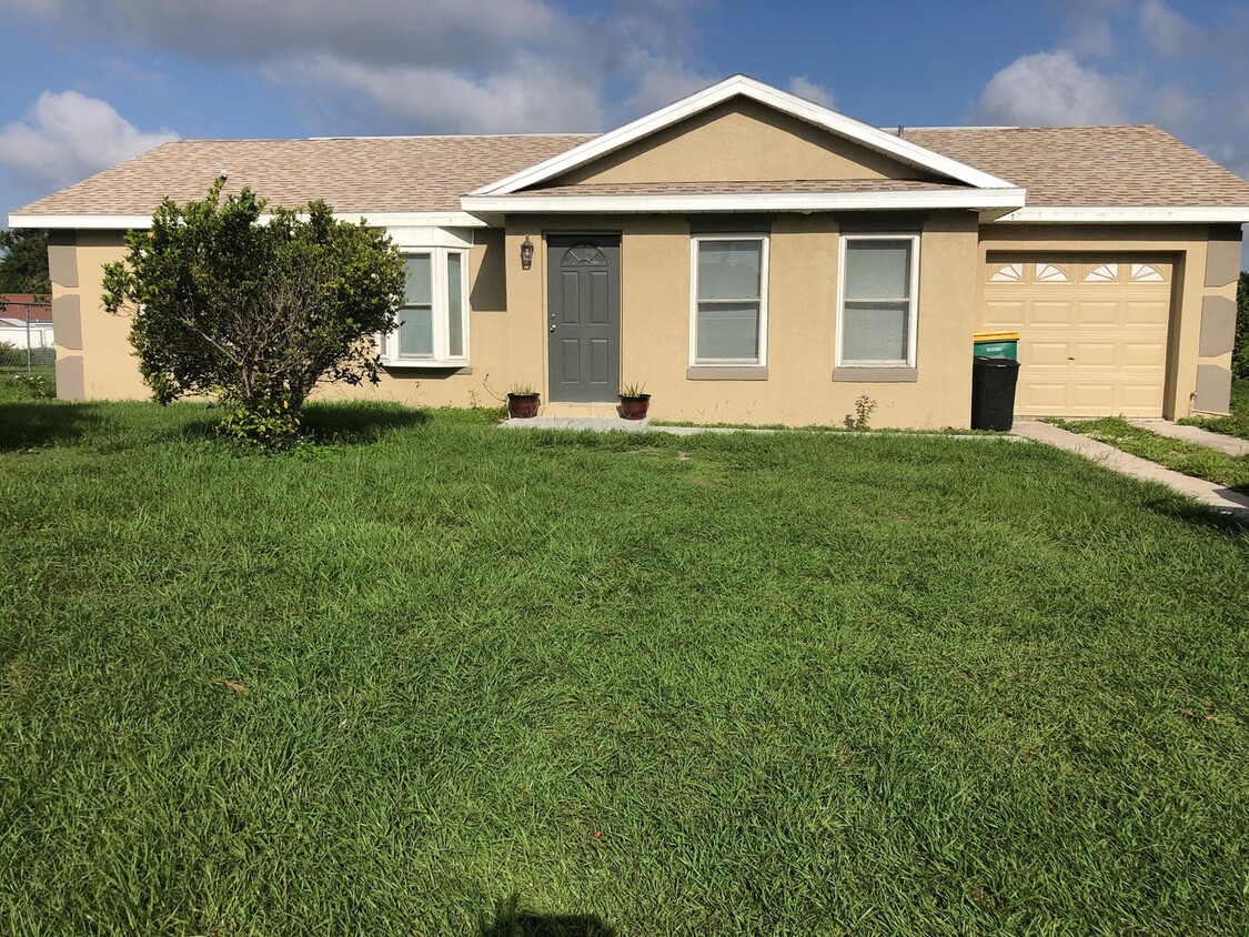 Beautiful Unit! 3/2 SINGLE FAMILY HOME - Beautiful Unit!  3/2 SINGLE FAMILY HOME