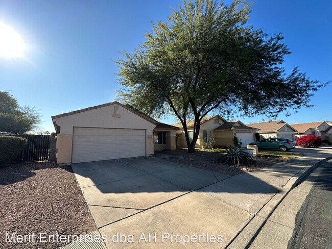 Building Photo - 4 br, 2 bath House - 5745 E GARNET AVE