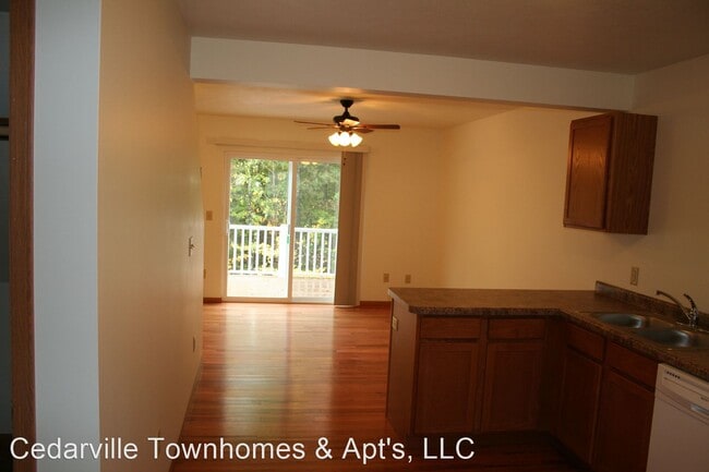 Building Photo - 2747 Scenic Dr