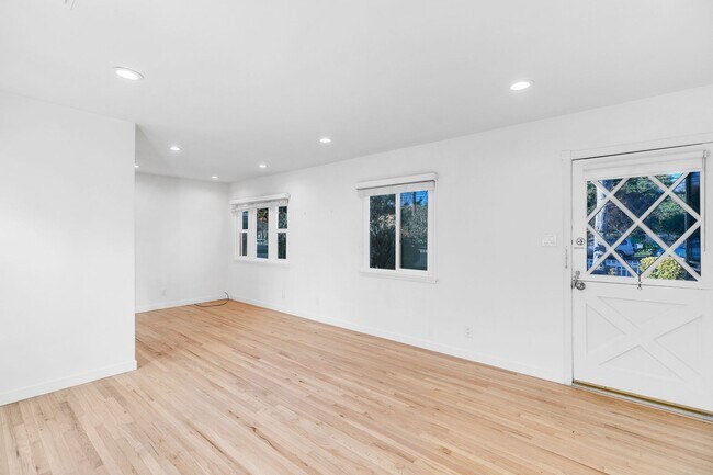 Foto del edificio - 12334 Moorpark St