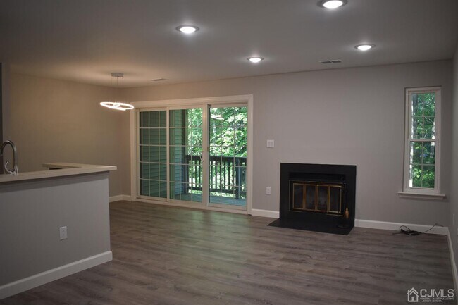 Foto del edificio - 7222 Elm Ct