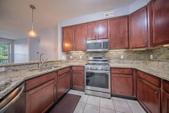 Building Photo - 953 E Summerfield Glen Cir