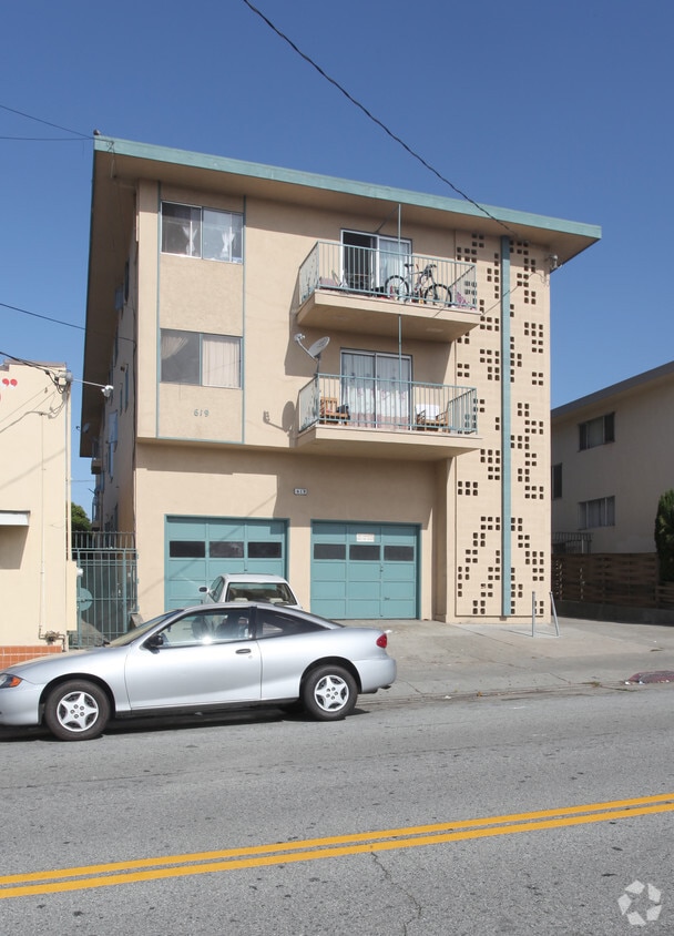 Building Photo - 619 Linden Ave