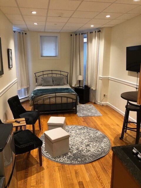Foto del edificio - 305 Newbury St