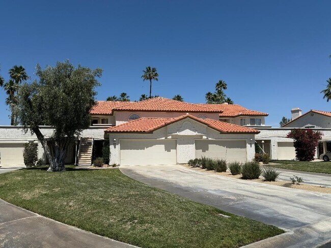 Building Photo - 688 Vista Lago Cir N