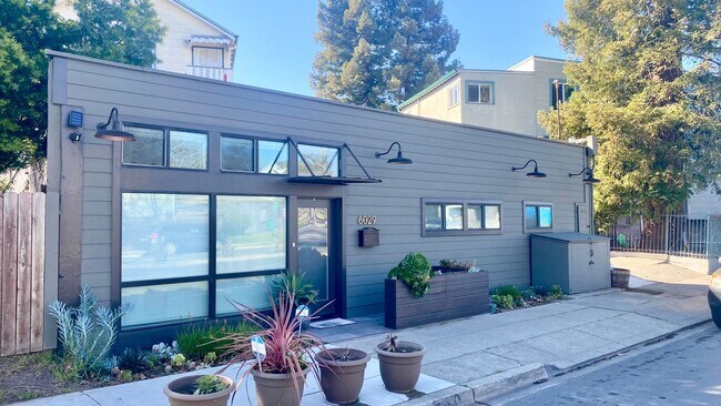 Building Photo - Cozy House Studio in the Heart of NOBE