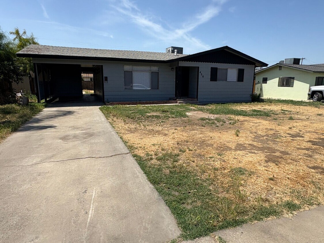 Primary Photo - Updated Interior home in Dinuba near Shopp...