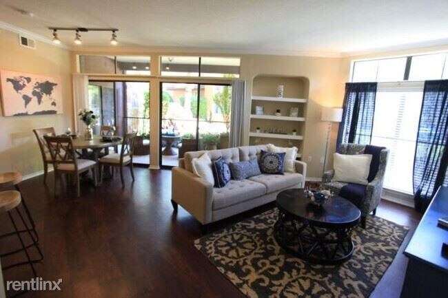 Foto del edificio - 829 N LBJ Dr