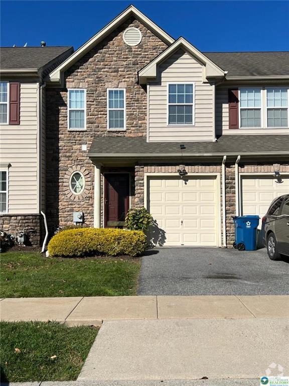 Building Photo - 211 Auburn Dr