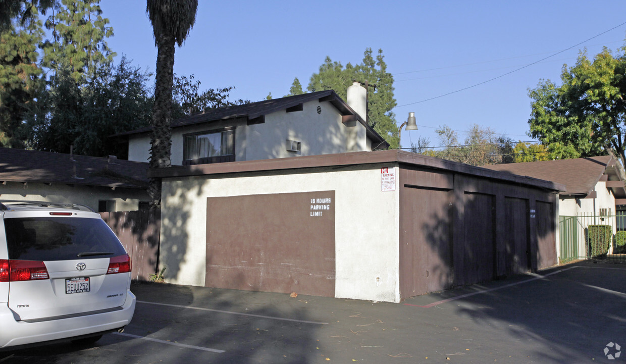 Building Photo - 366-372 Stillman Ave