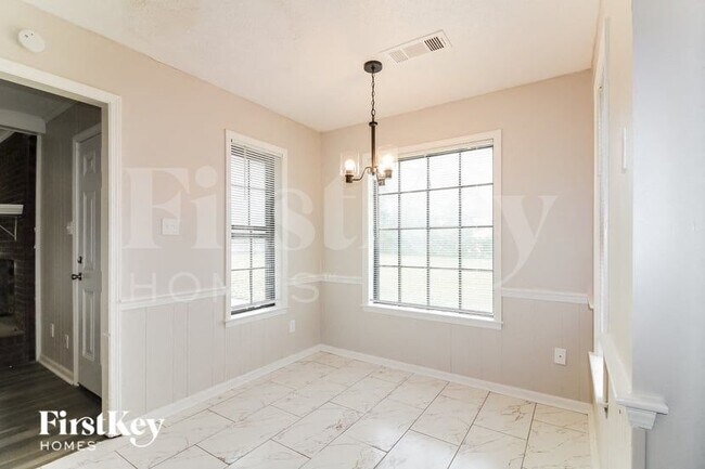 Foto del edificio - 1459 Haverwood Ave