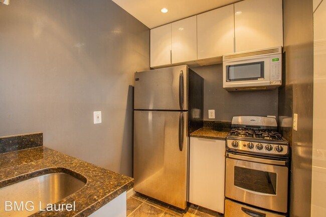 Foto del edificio - Studio, 1 bath House - 3000 7th St NE [PM ...