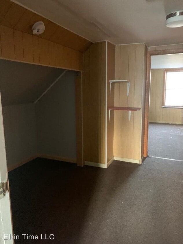 Primary Photo - 3 br, 1.5 bath House - 203 Roslyn St