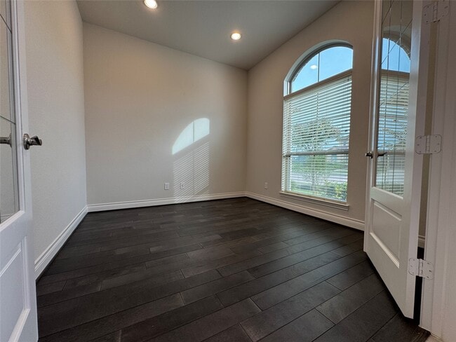 Building Photo - 10323 Granite Ct