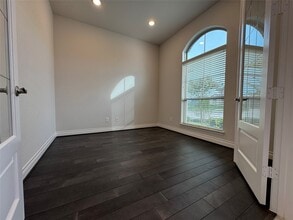 Building Photo - 10323 Granite Ct