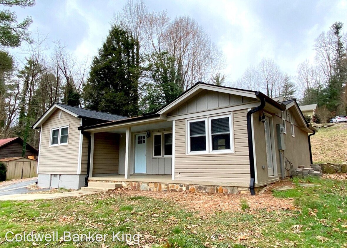 Primary Photo - 2 br, 1 bath House - 510 Fairway Dr