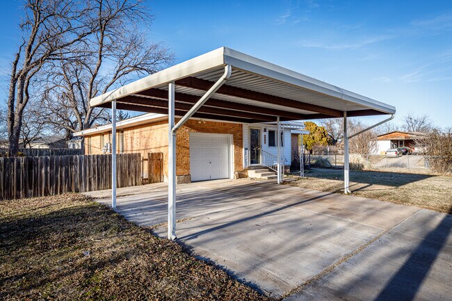 Building Photo - 802 NW 34th St