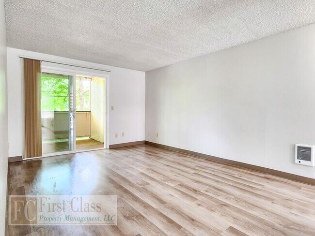 Building Photo - 3618 SW Beaverton Hillsdale Hwy