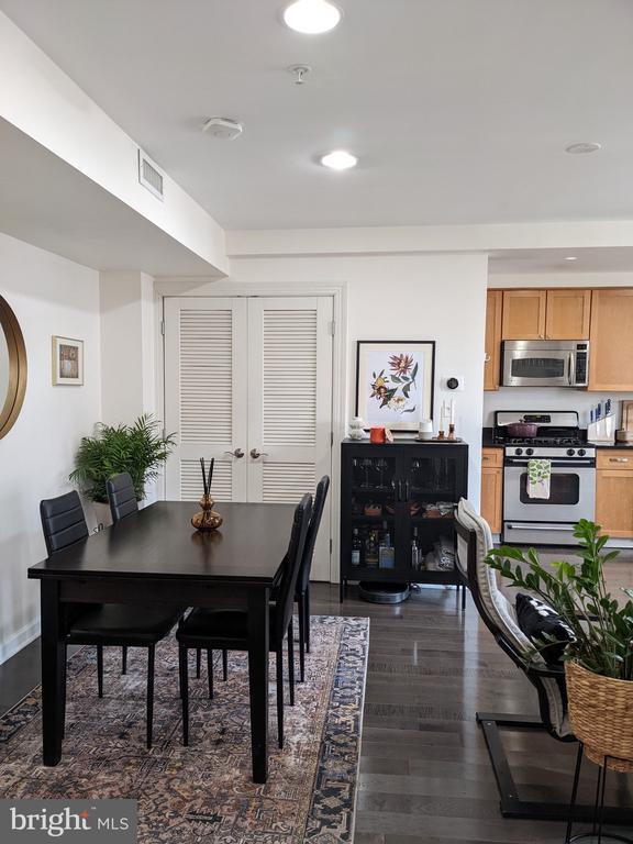 Foto del edificio - 1417 Newton St NW