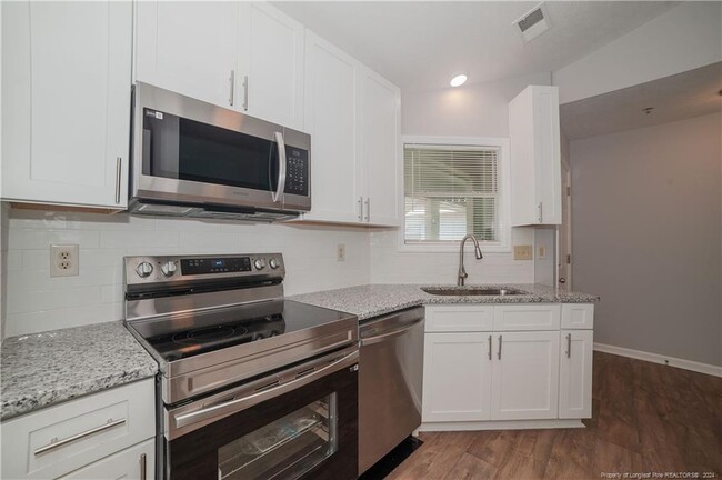 Foto del edificio - 974 Stewarts Creek Dr