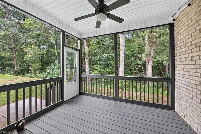 Foto del edificio - READY TO MOVE IN!