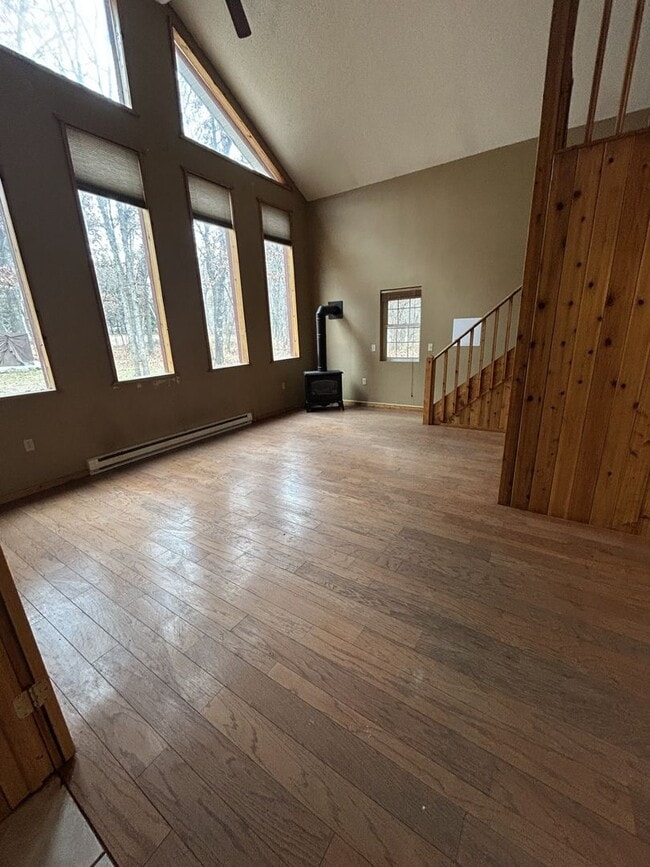 Building Photo - 2+ bedrooms, 2 bathrooms. 2,000 sq ft home...