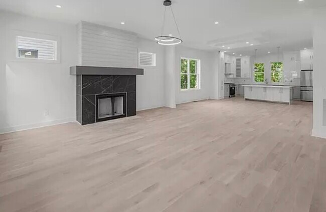 Foto del edificio - 2323 Carter Ave