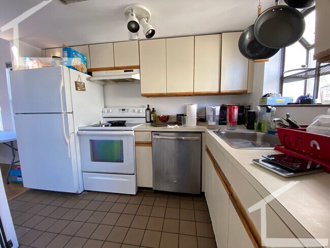 Building Photo - Allston 2 Bed 2 Bath available 9/1