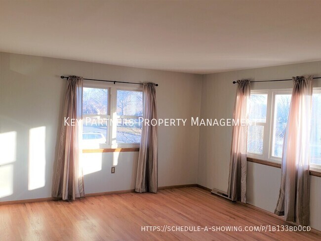 Foto del edificio - 6804 N Flora-