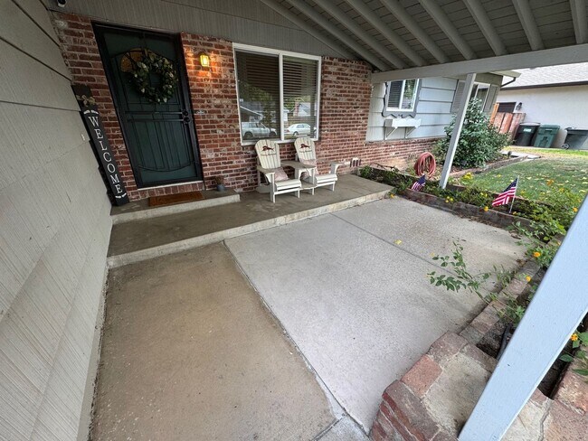 Foto del edificio - Gorgeous Updated 3 Bedroom in the heart of...